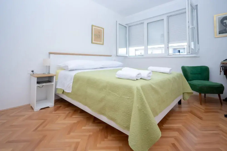 Billie Holiday apartment with balcony