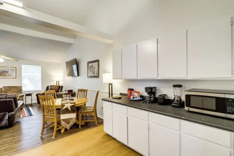 1 Mi to Downtown & Shopping: Quiet Brenham Home