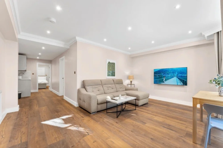 2 Bedrooms Apartment