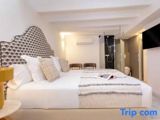 3 Bedrooms Apartment