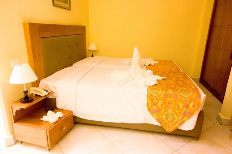 Cataract Pyramids Resort