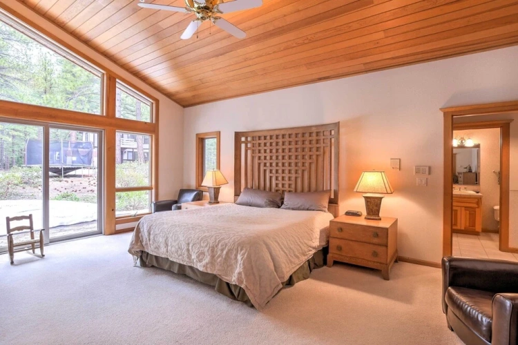 4 Bedrooms Cottage
