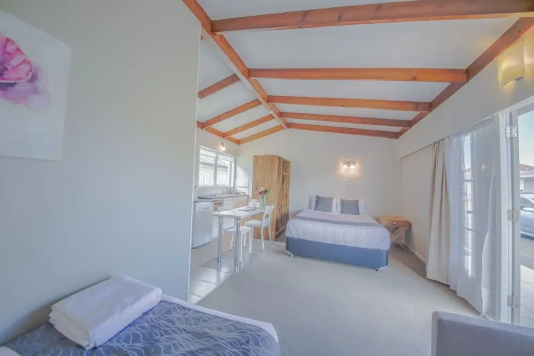 Standard Twin room with balcony
