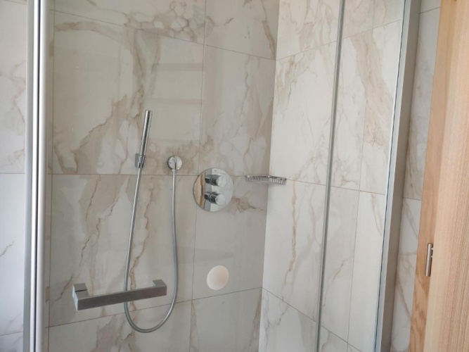 3 Bedrooms Apartment