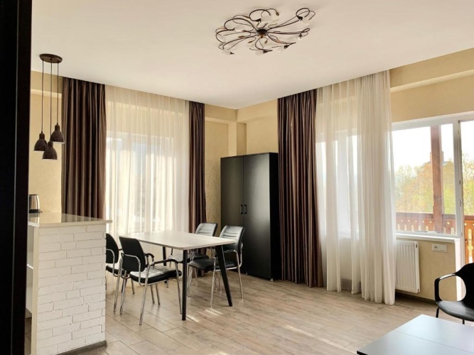 3 Bedrooms Apartment