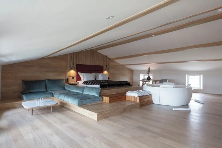 Deluxe Suite
