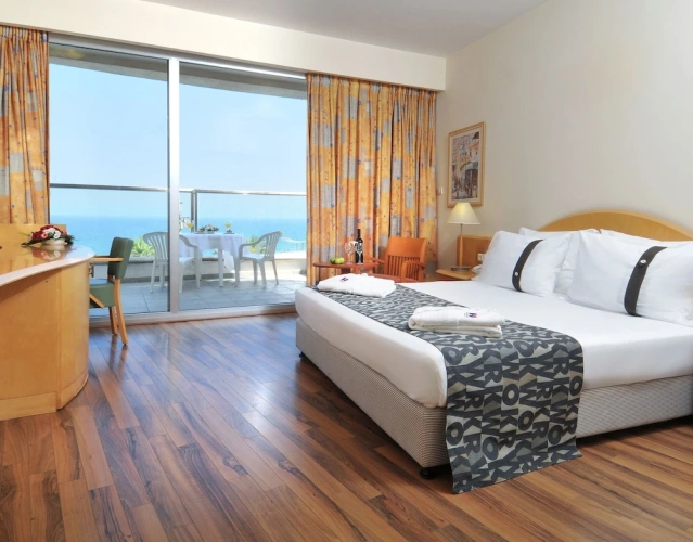 Superior Double room with balcony and with sea view