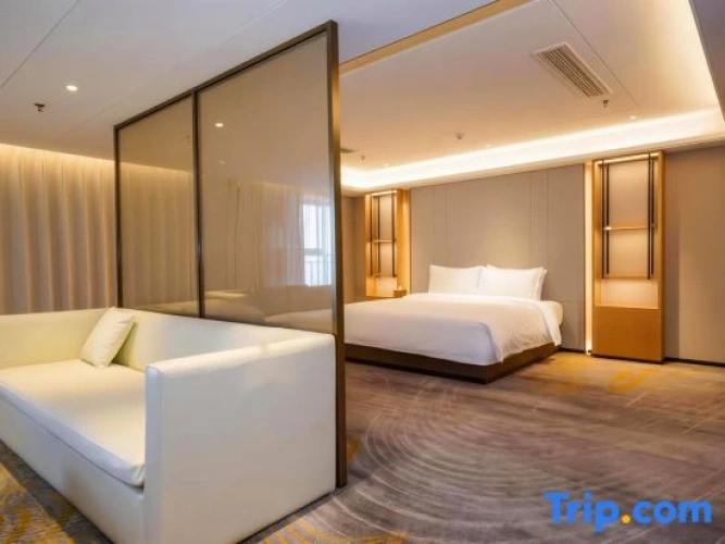 2 Bedrooms Deluxe Suite with view