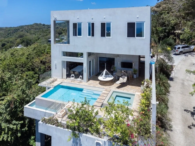 4 Bedrooms Cottage