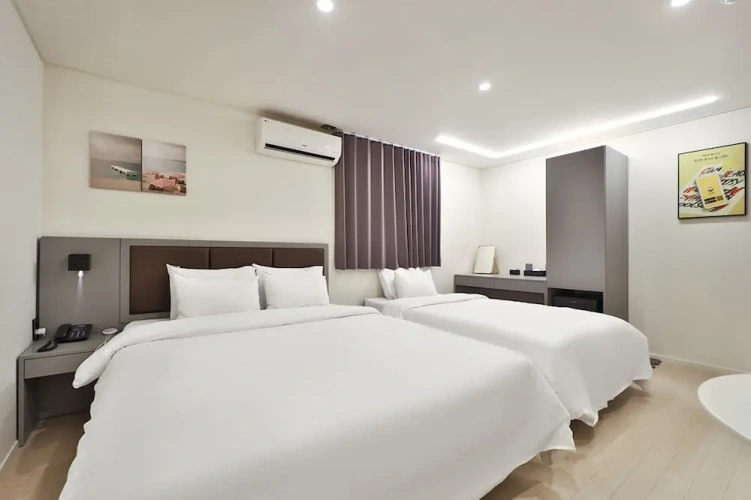 Premier Twin room