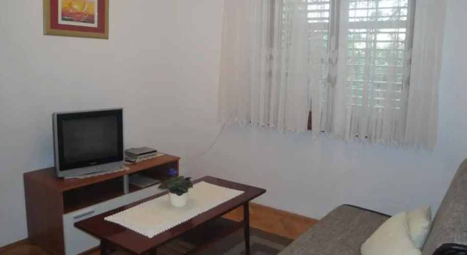 Apartments Jakov G.