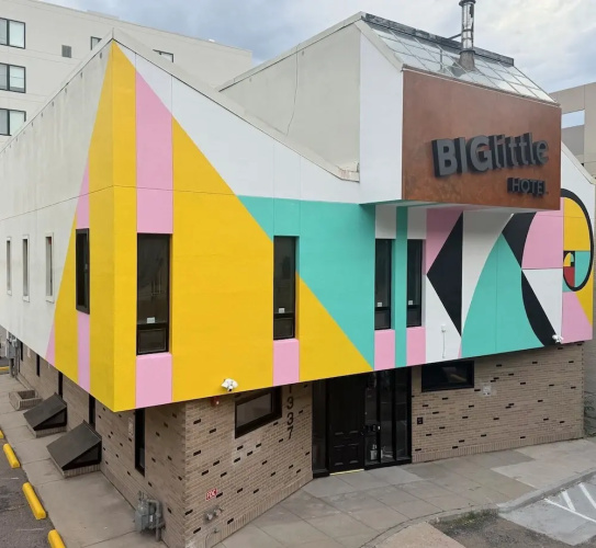 Big Little Hotel - Lakewood