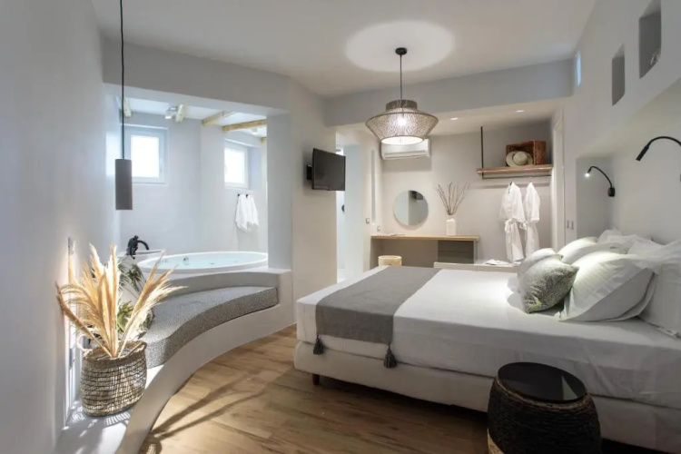 Sunday Luxury Suites