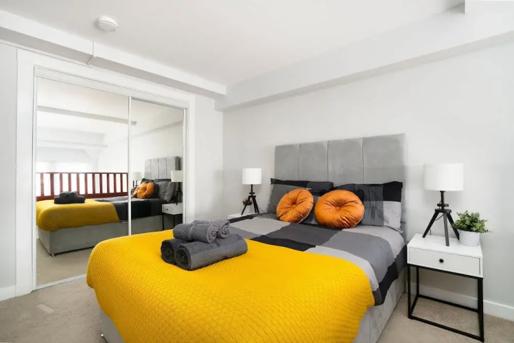 2bed-2bath Flat City Centre