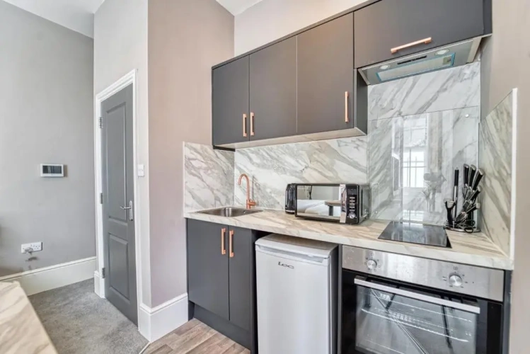 1 Bedroom Apartment