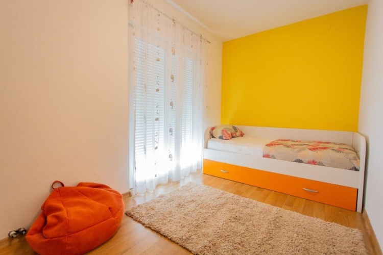 3 Bedrooms Apartment