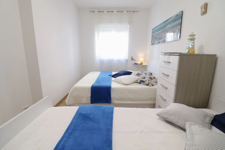 1 Bedroom Cottage with balcony and with city view