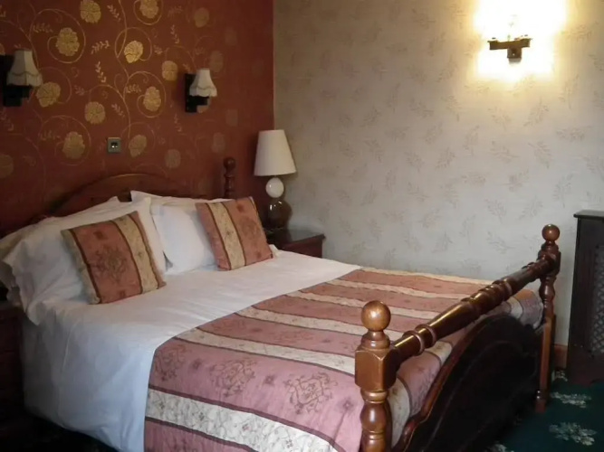 Ardlui Hotel