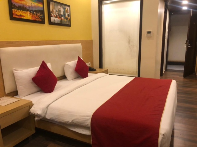 Deluxe Double room with courtyard view