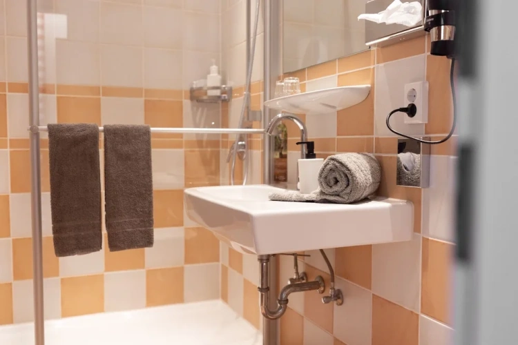 1 Bedroom Comfort room