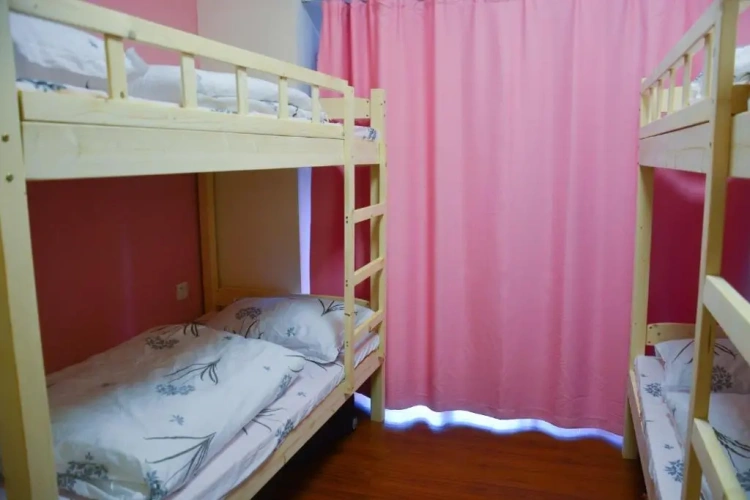 Standard Quadruple room with garden view
