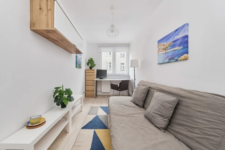 Charming Apartment Fabryczna by Renters