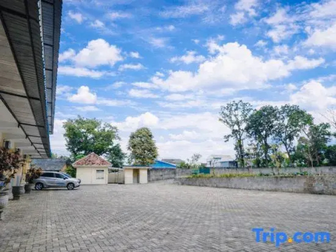 Tripletree Kenaro Hotel