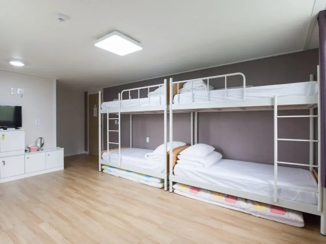 Edel Guesthouse - Hostel