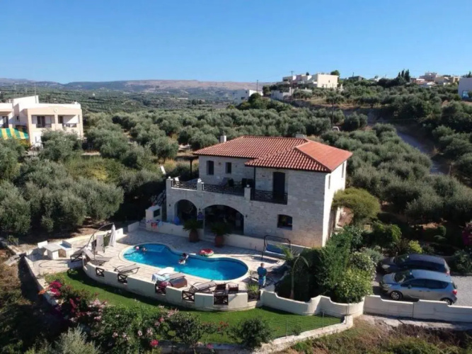 5 Bedroom Villa with private pool