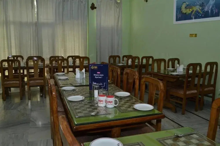 Oyo Premium Kailash Gate