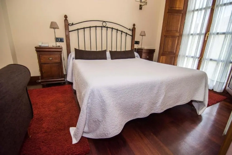 Standard Triple room with view