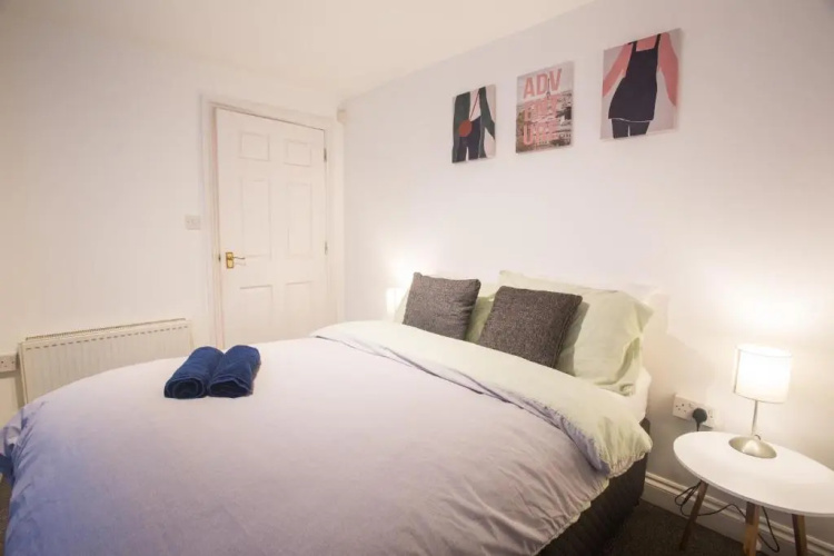 Flat 1, 4 Warden Rd