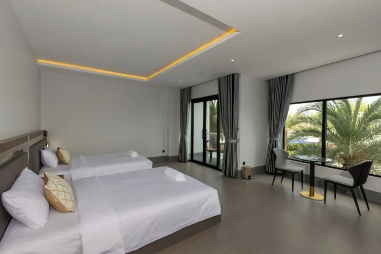 Deluxe Twin room with balcony