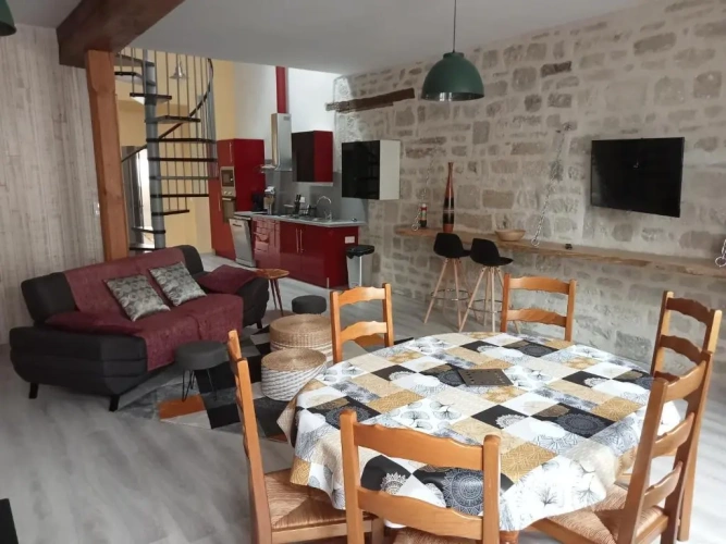 2 Bedrooms Apartment