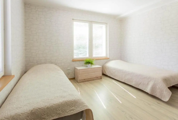 4 Bedrooms Apartment