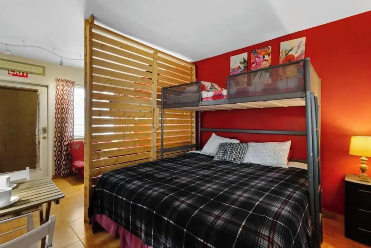 1BR Pet-friendly Studio Parking & Backyard BBQ