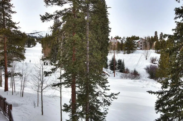 Tyra Summit A2E/F - 4 Br Condo