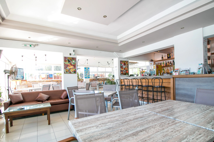 Stamos Plus Hotel