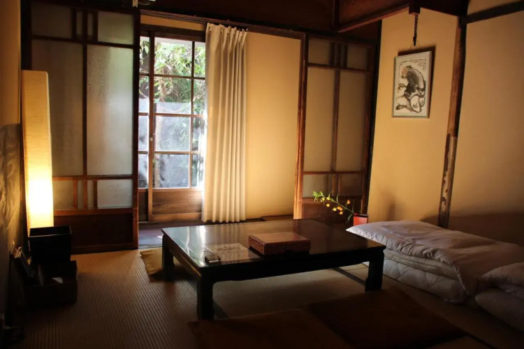 Hostel Haruya Book