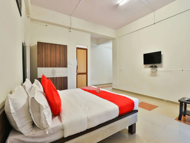 OYO Flagship 13124 Hotel Pyramid