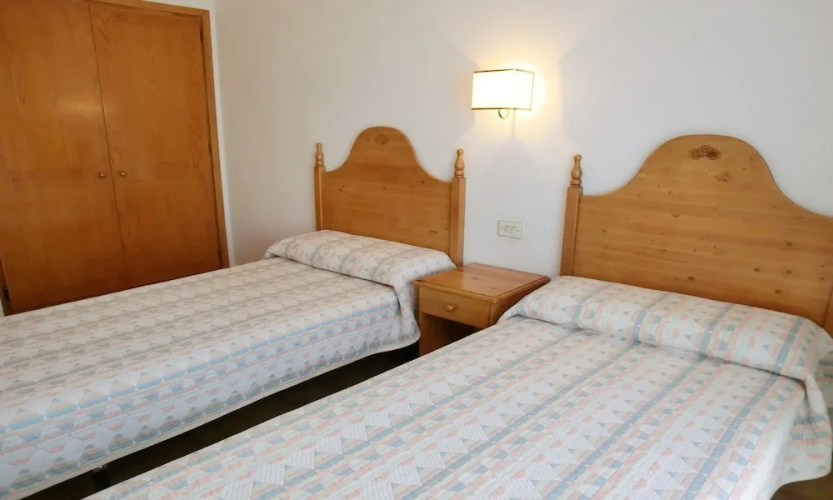 104669 - Apartment in Lloret de Mar
