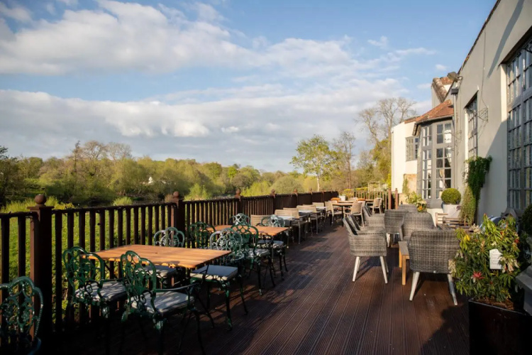 The George Hotel