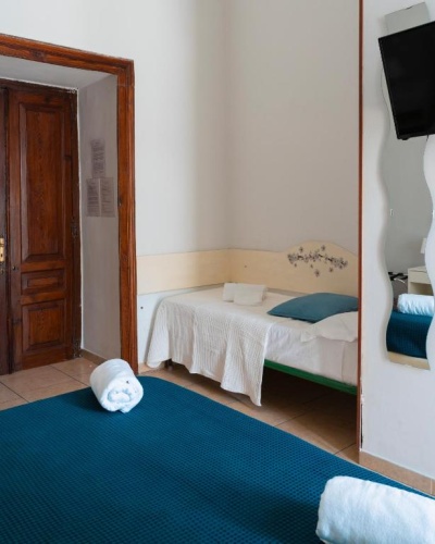 Standard Triple room with balcony