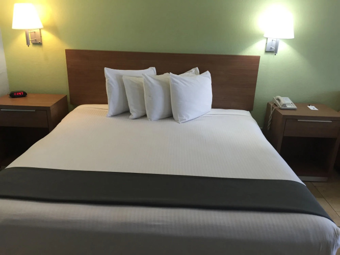 Captain's Quarters Inn