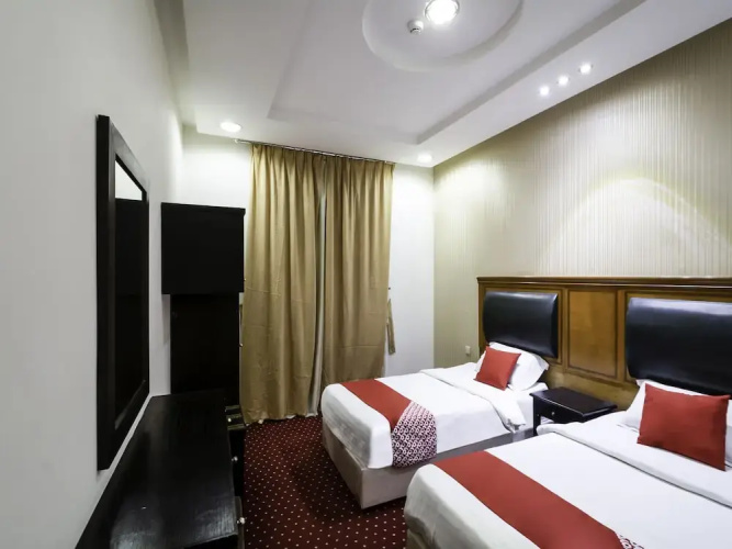 Silent Room Hotel by OYO Rooms