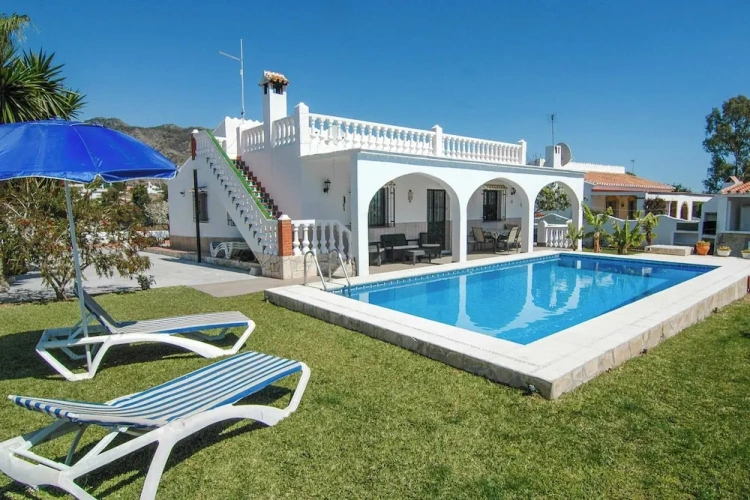 3 Bedrooms Villa