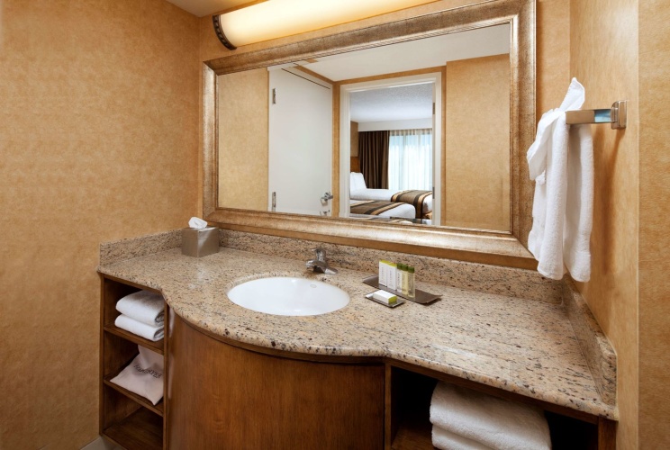 DoubleTree Suites by Hilton Hotel Anaheim Resort - Conventio photo 9