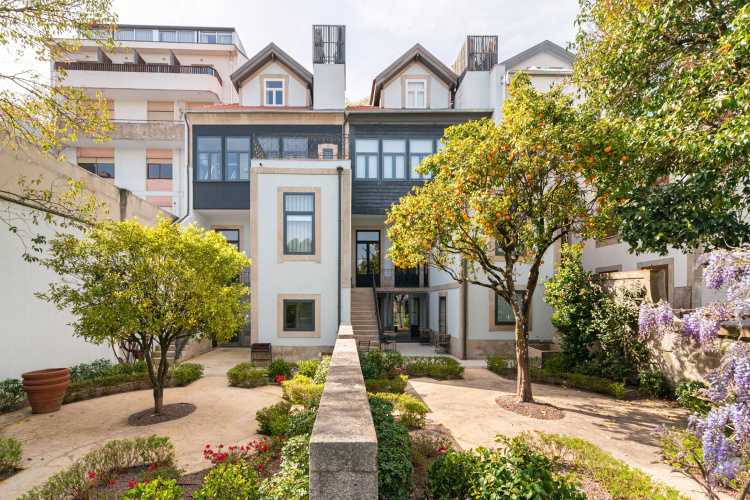 Marques Garden House by Olivia