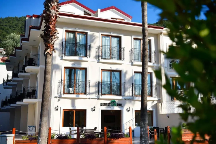 Deluxe Double room with partial sea view