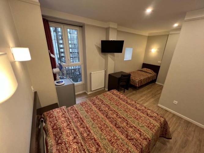 Triple room